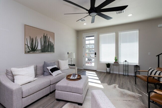 Photo - Tower View Contemporary Flats - Unit M