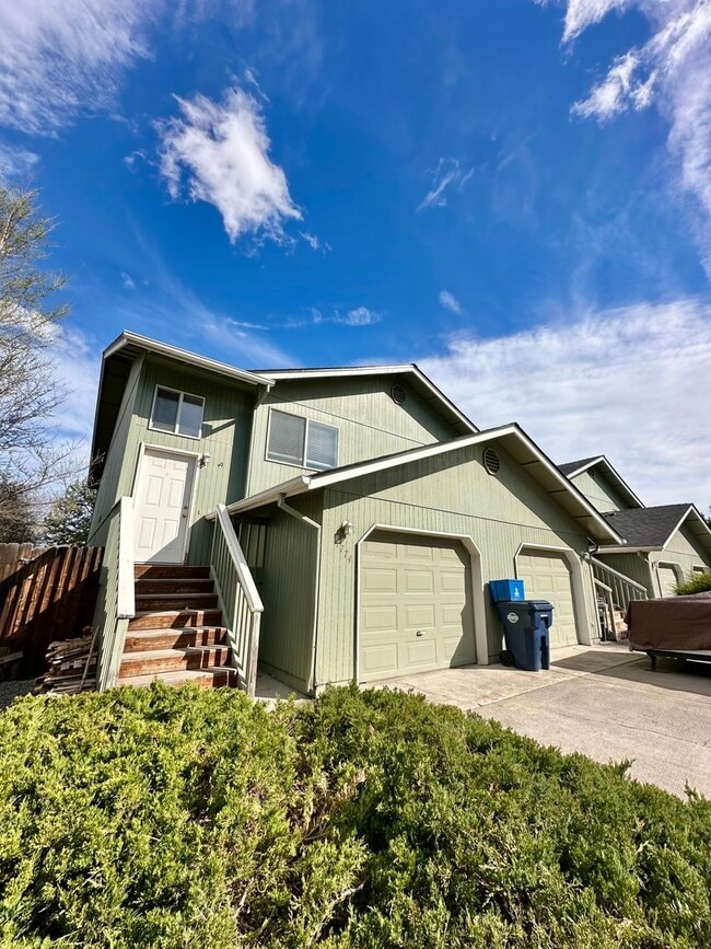 Building Photo - W1768 Unit W1774