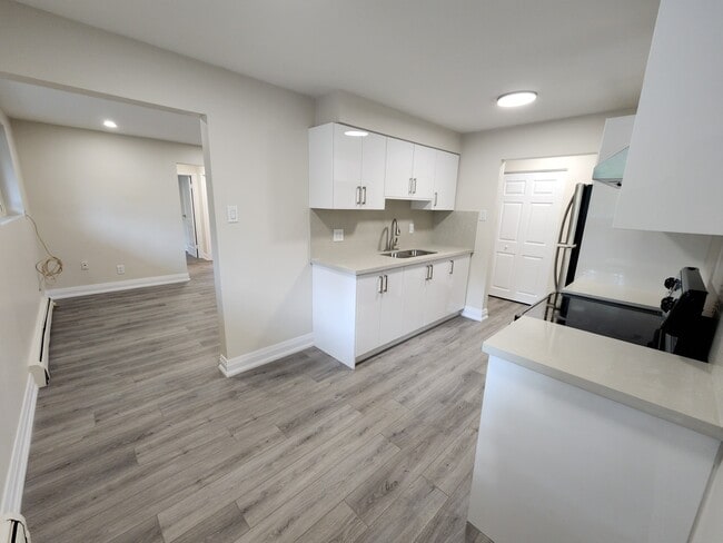 Photo - 2 Normandy Dr