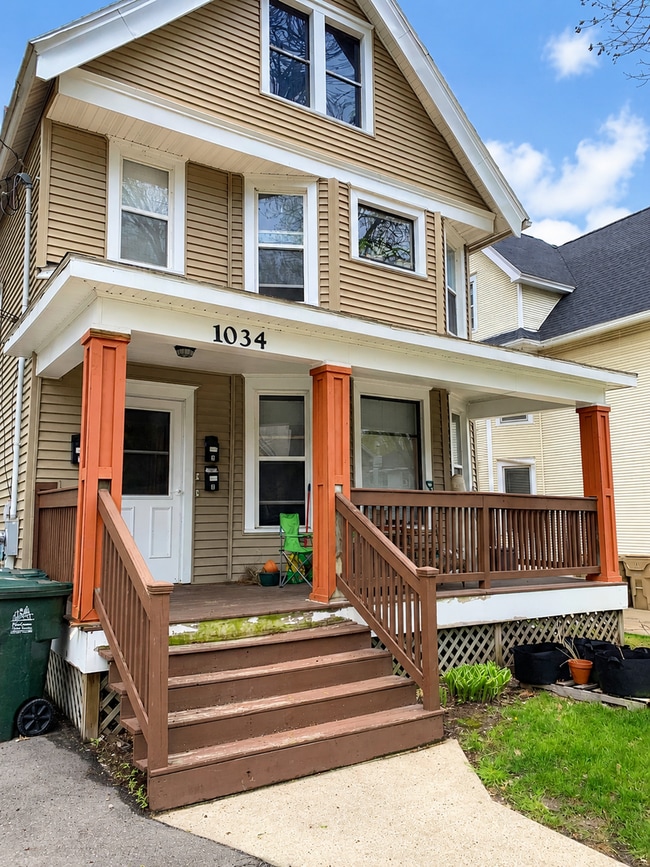 Building Photo - 1034 Jenifer St Unit 1034-3