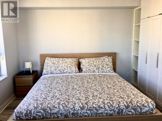 Photo - 310 Burnhamthorpe Rd W Unité 3306