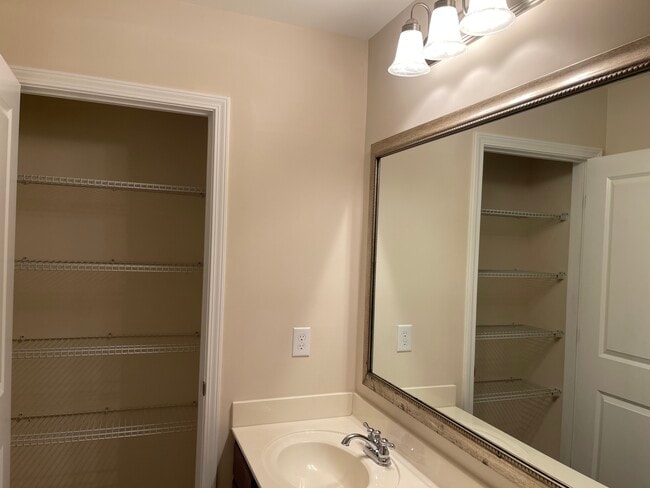 Photo - 1057 Marne Blvd