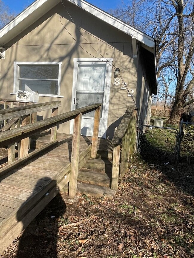822 N Marion Ave