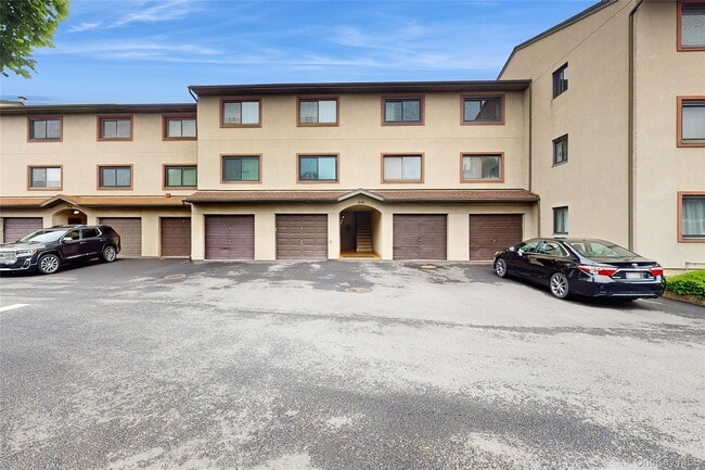 Building Photo - 5-16-16 115th St Unit 516C Rental