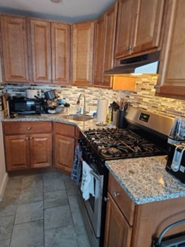 Building Photo - 190 Malden Unit 190-4 Rental