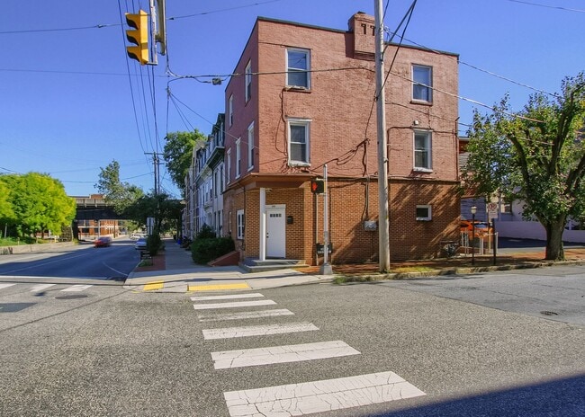 Building Photo - 300 S 2nd St Unit 300 S 2nd- 2