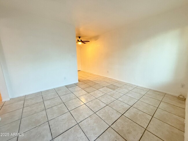 Photo - 3125 N 66th St Unidad 2