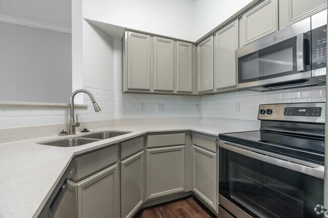 1 dormitorio, 1 baño - 808 pies cuadrados - Cocina - Edgewater
