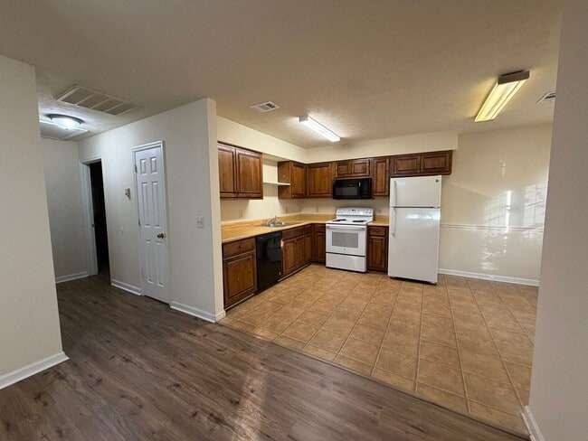 Photo - 1337 Kent Dr