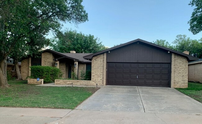 Front of house - 5207 90th St House