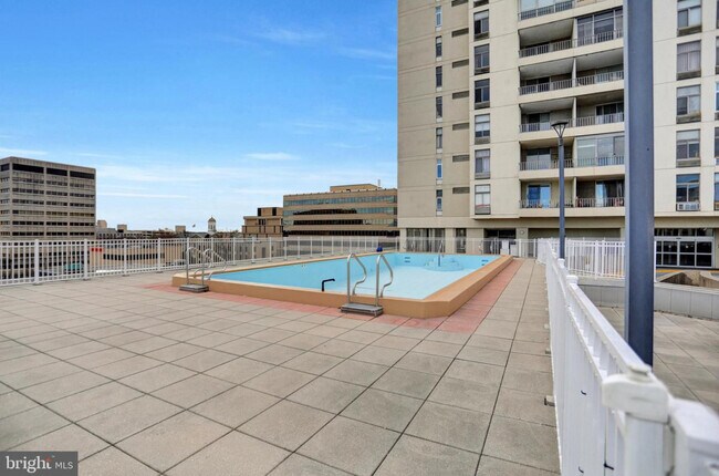 28 Allegheny Ave Unit 1105