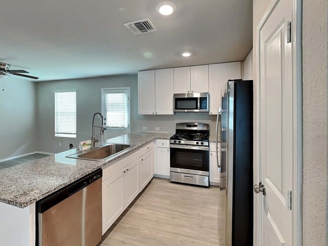 Photo - 5618 Basilica Pl