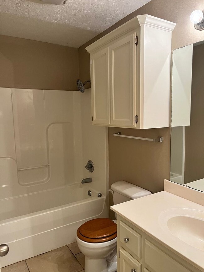 Photo - Galloping Way Triplex Unidad 5113