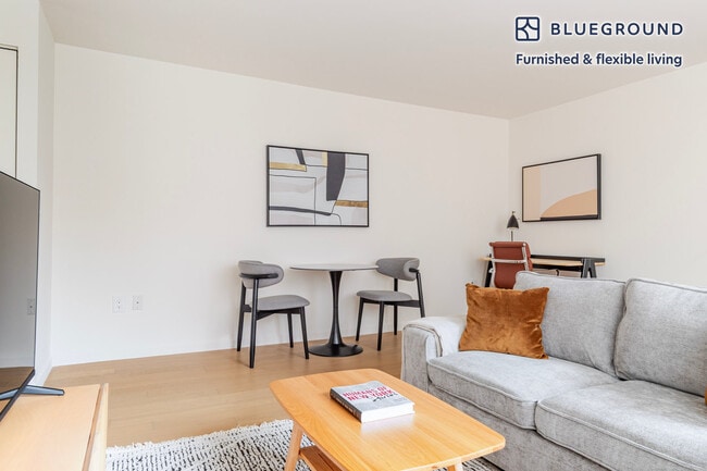 Photo - 255 W 94th St Unidad FL10-ID1995