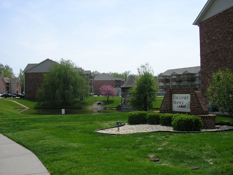 Brookside Manor Apartments For Rent in O'Fallon, IL