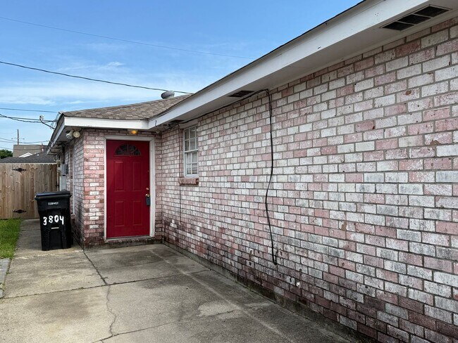Building Photo - Shangri-la (Locator) Unit 3804 Shangri-La Rental
