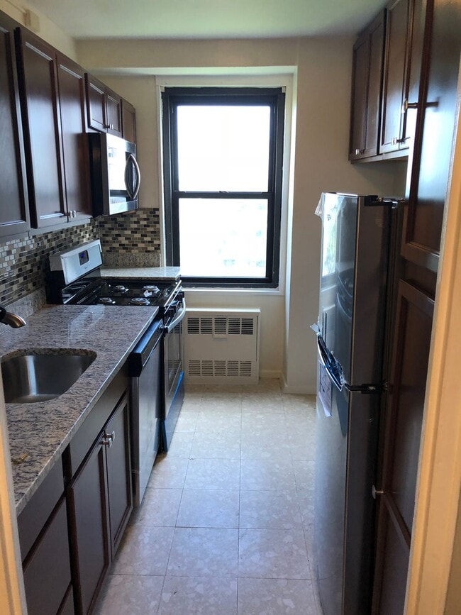 Photo - 225 St Pauls Ave Unit 8n