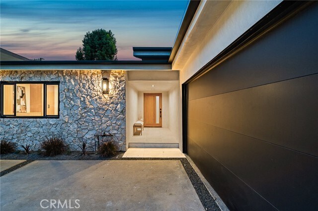 Photo - 5157 Woodley Ave