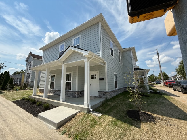 Building Photo - 717 Vincennes St Rental