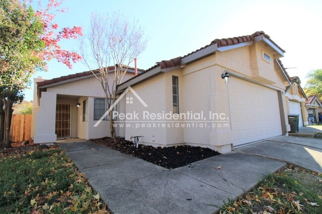 Building Photo - Updated 3bd/2ba Home near Cosumnes River College
