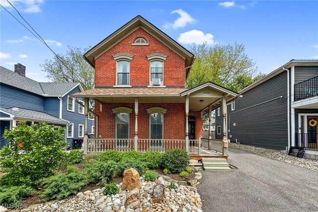 Photo - 1453 W 52nd St House