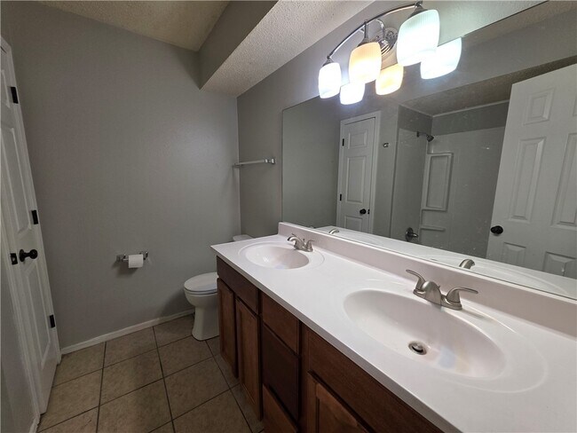Photo - 1008 N Turtle Creek Dr