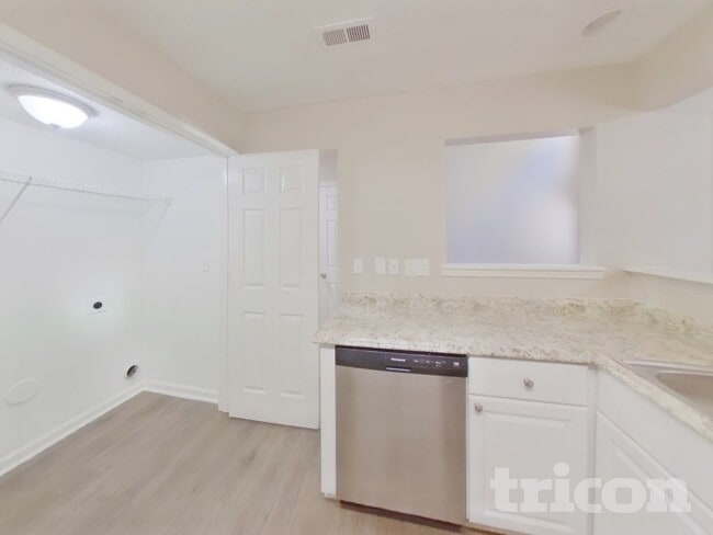 Photo - 417 Havenbrook Way NW