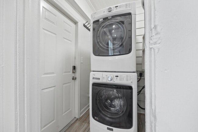 Photo - 1146 Wade St NE