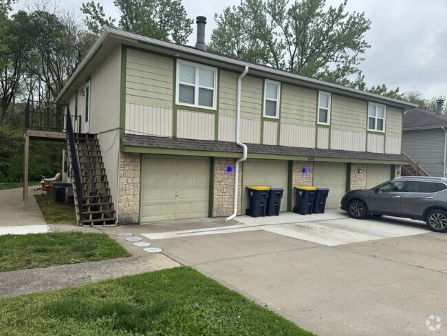 Building Photo - 8701 Unit D Rental