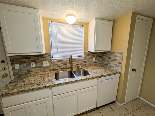 Photo - 2700 N 16th St