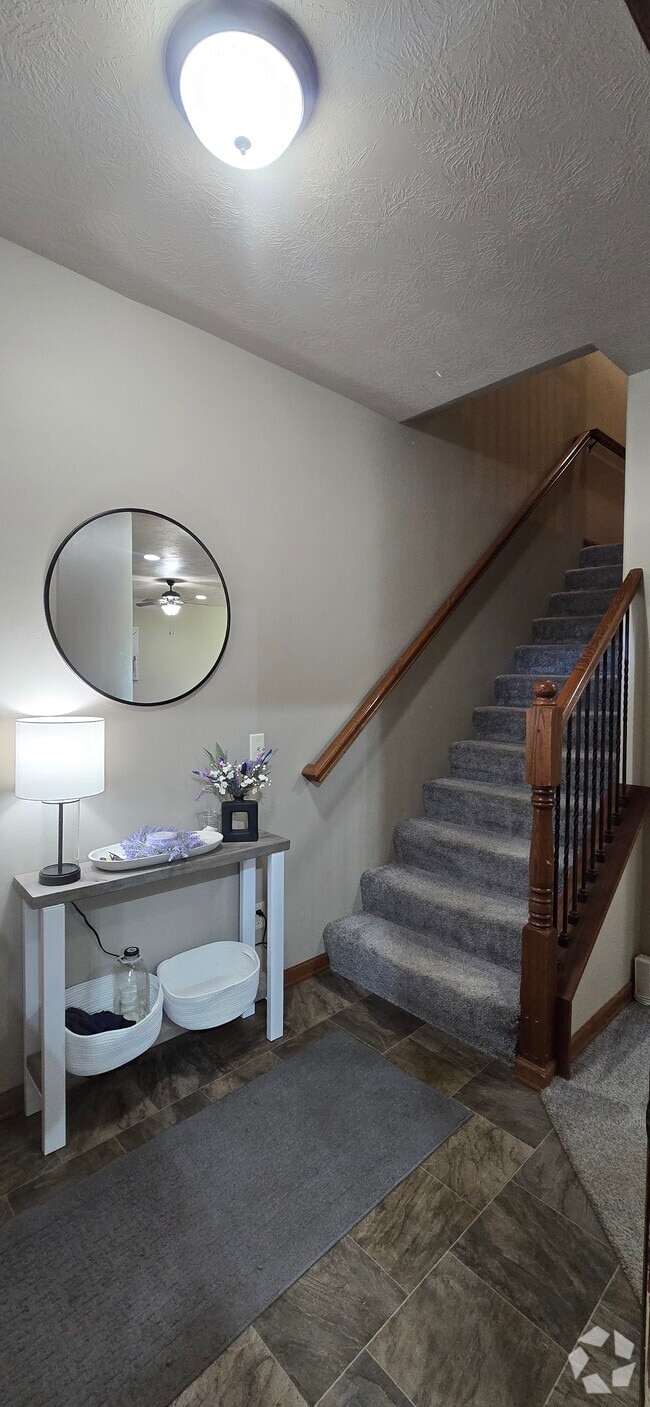 Main Entry - 8413 W 53rd St Rental