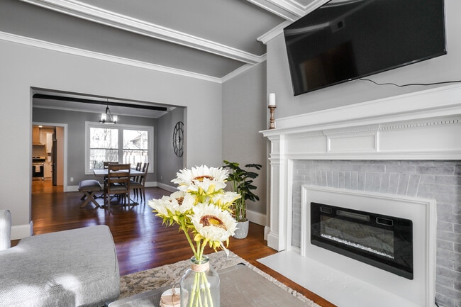 Building Photo - Babcock Street Unit 2