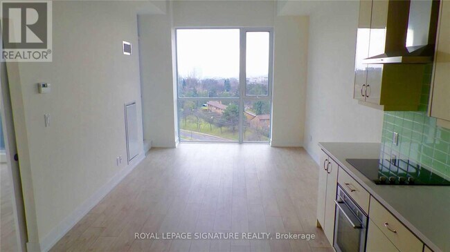 75 The Donway W Unit 807