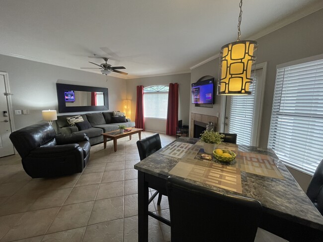 LIVING ROOM - 15095 N Thompson Peak Pky Unidad 1021 Rental