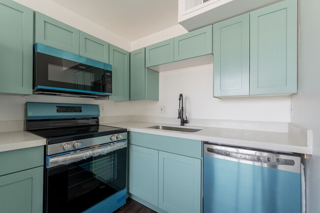 Photo - 377 N 4th Ave