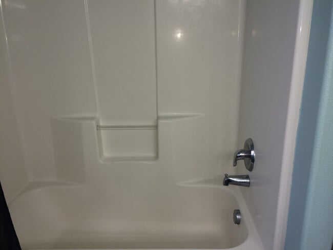 Photo - Large Home for Rent in Sage Point Service ...