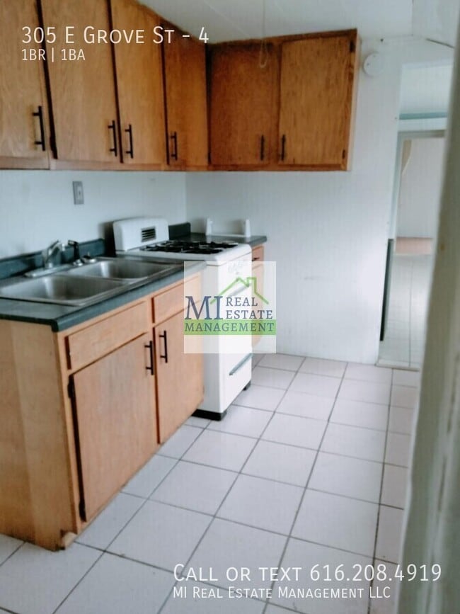 Photo - 305 E Grove St Unit 4