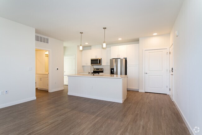 A2 1BR, 1BA - 774SF - Emblem Gateway