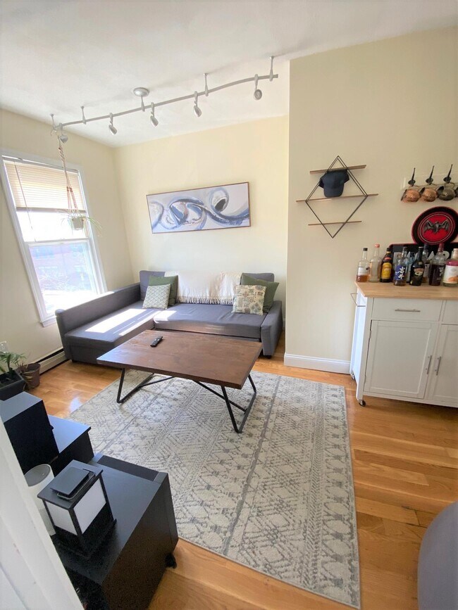 Photo - 361 Western Ave Unidad 2