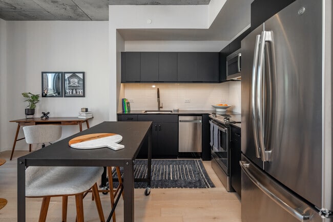 1BR, 1BA - A2 - 634SF - Kitchen - 805 Lea