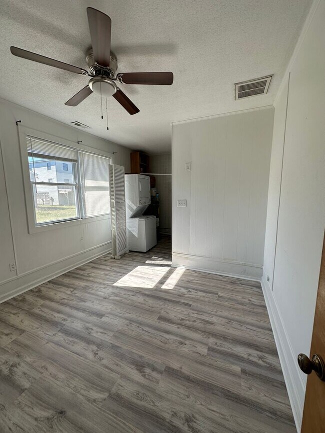 Photo - 095-Ward Unidad B