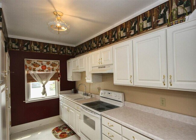 Photo - Updated 3 Bedroom Home- deck/yard