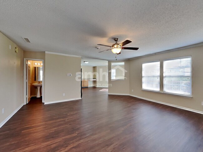 Photo - 6709 Everbloom Ln