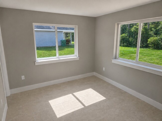 Photo - 202 Mackerel St