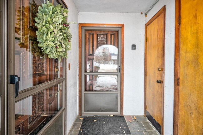 Photo - 46 Linderhof Golf Course Rd Unidad D4