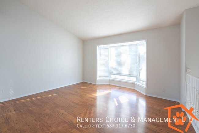 Photo - 5 bedroom, Pet Friendly With Garage, Near Schools BONUS INCENTIVE!