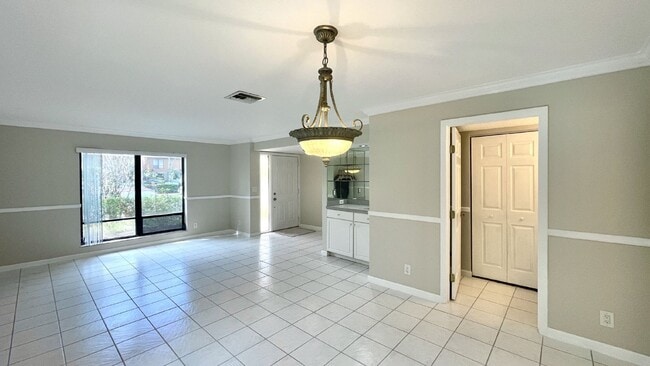 501 Sandtree Dr