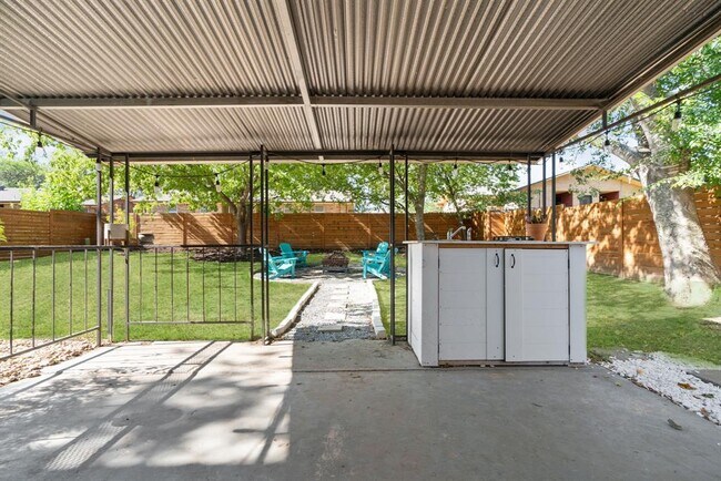 Photo - 309 Craigmont Dr