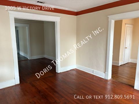 Photo - 1005 W Victory Dr