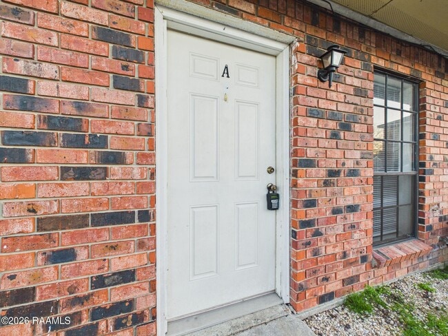 Photo - 103 Country Ln